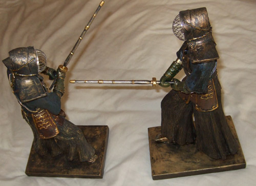 Two Kendo figures