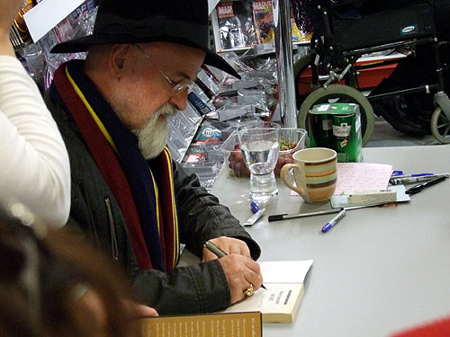 Terry Pratchett signing